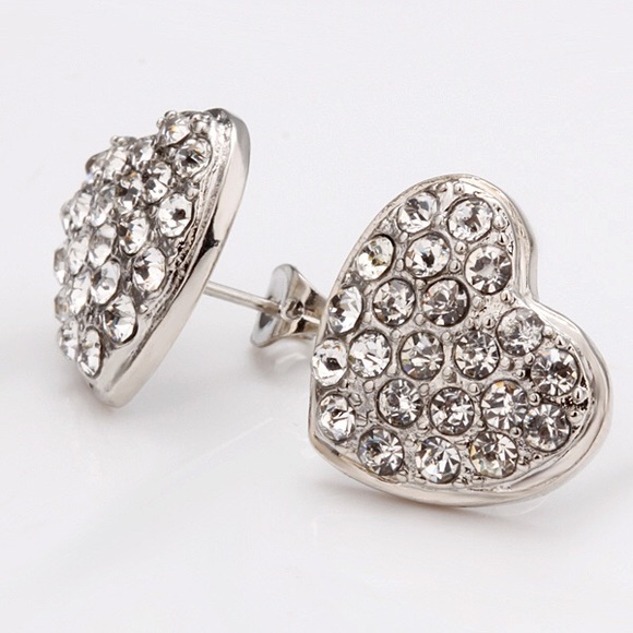 3X HP🎉18K PP Crystal heart stud - Picture 2 of 6